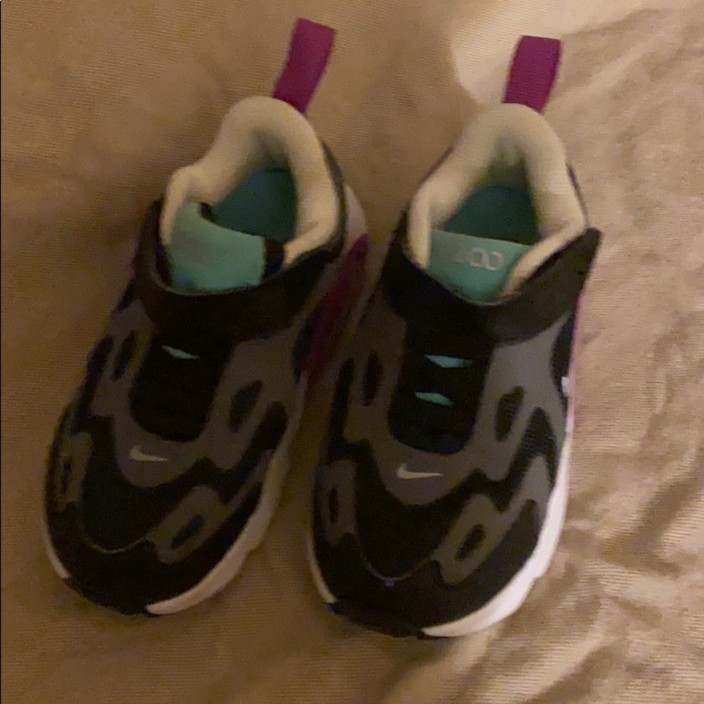 Nike airmax 200 girls toddler size 7